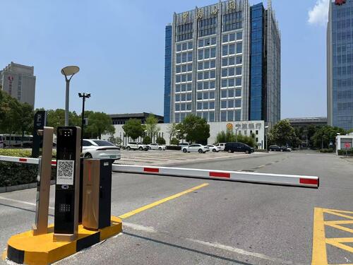 के बारे में नवीनतम कंपनी का मामला E40Pro Barrier Gate for Business Park Parking Lot